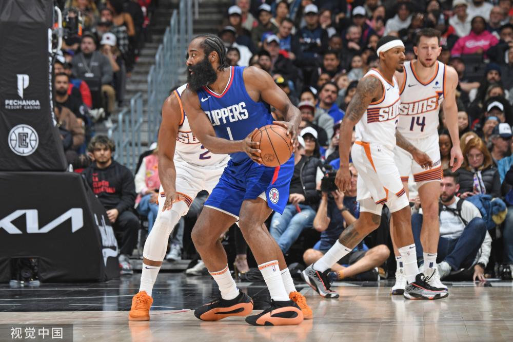 无不透露着 无不透露着